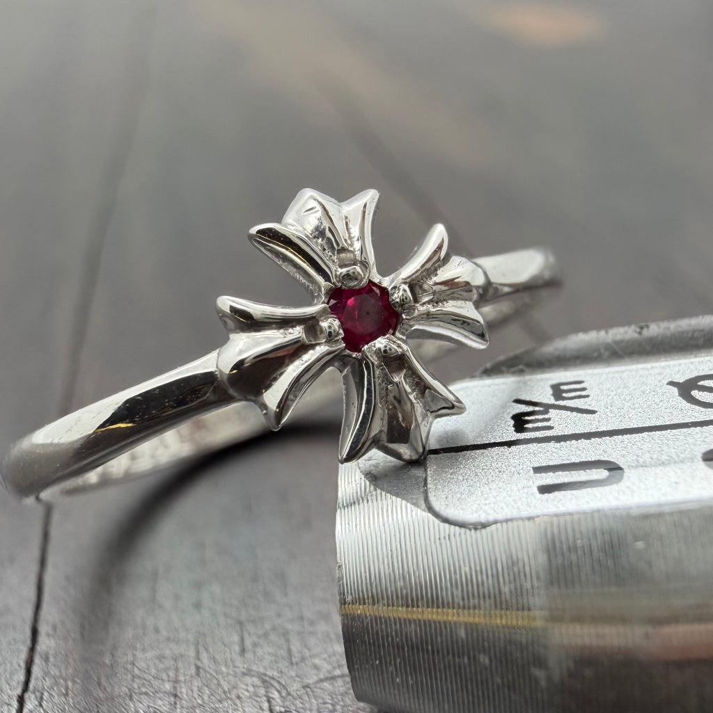 18K White Gold Ring