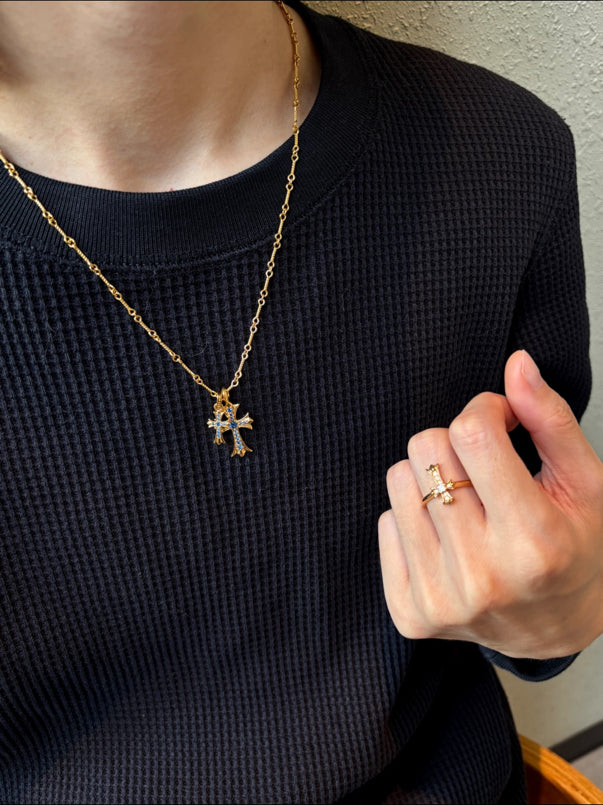 22K Gold Blue Diamond Pendant