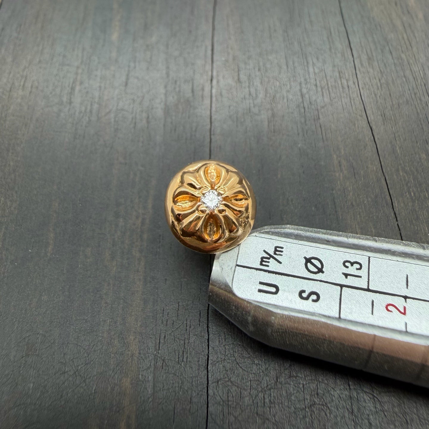 22K Gold Round Shield Stud Earring