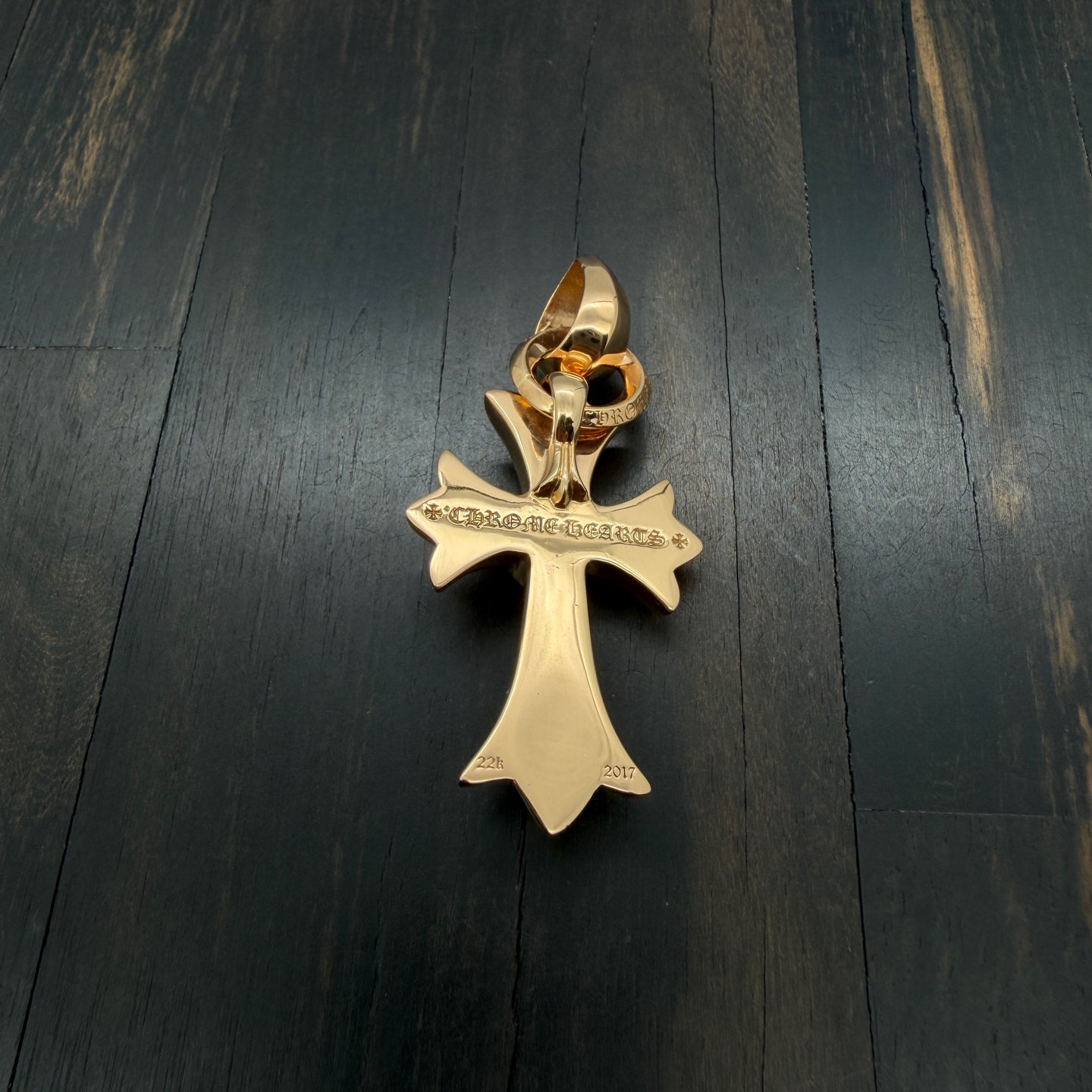 22K Gold Half-Diamond Vine Heart Pendant