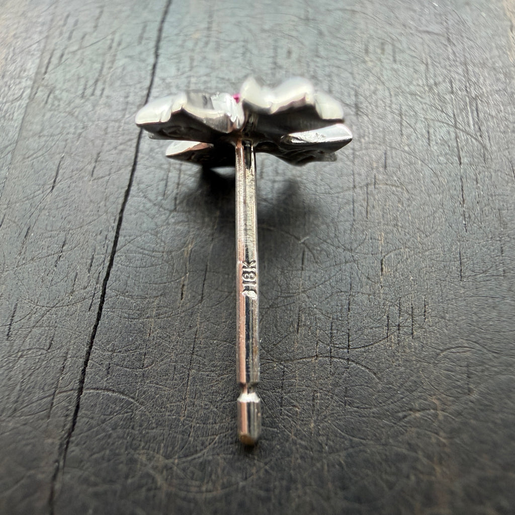 18K White Gold Stud Earring