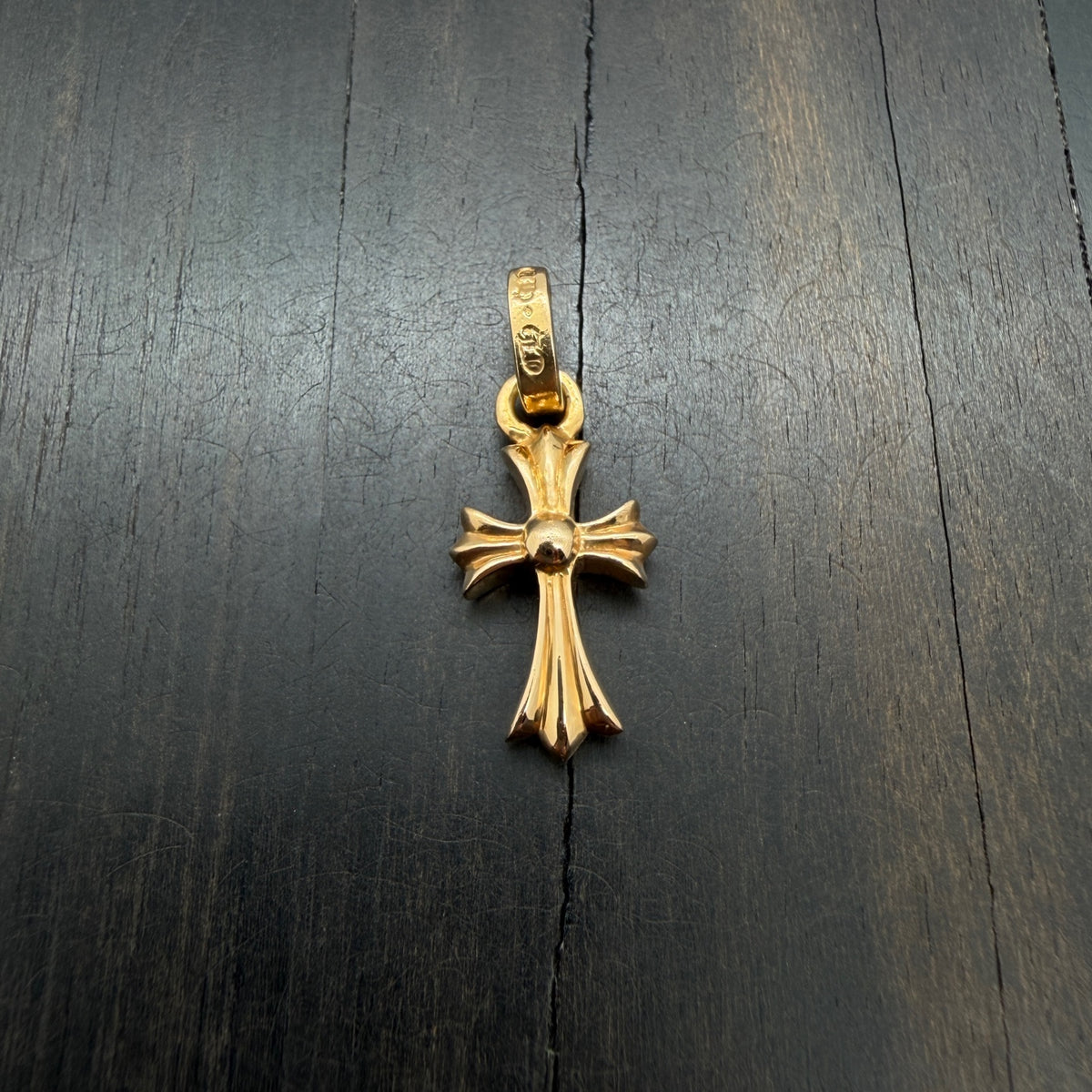 22K Gold Red Diamond Pendant