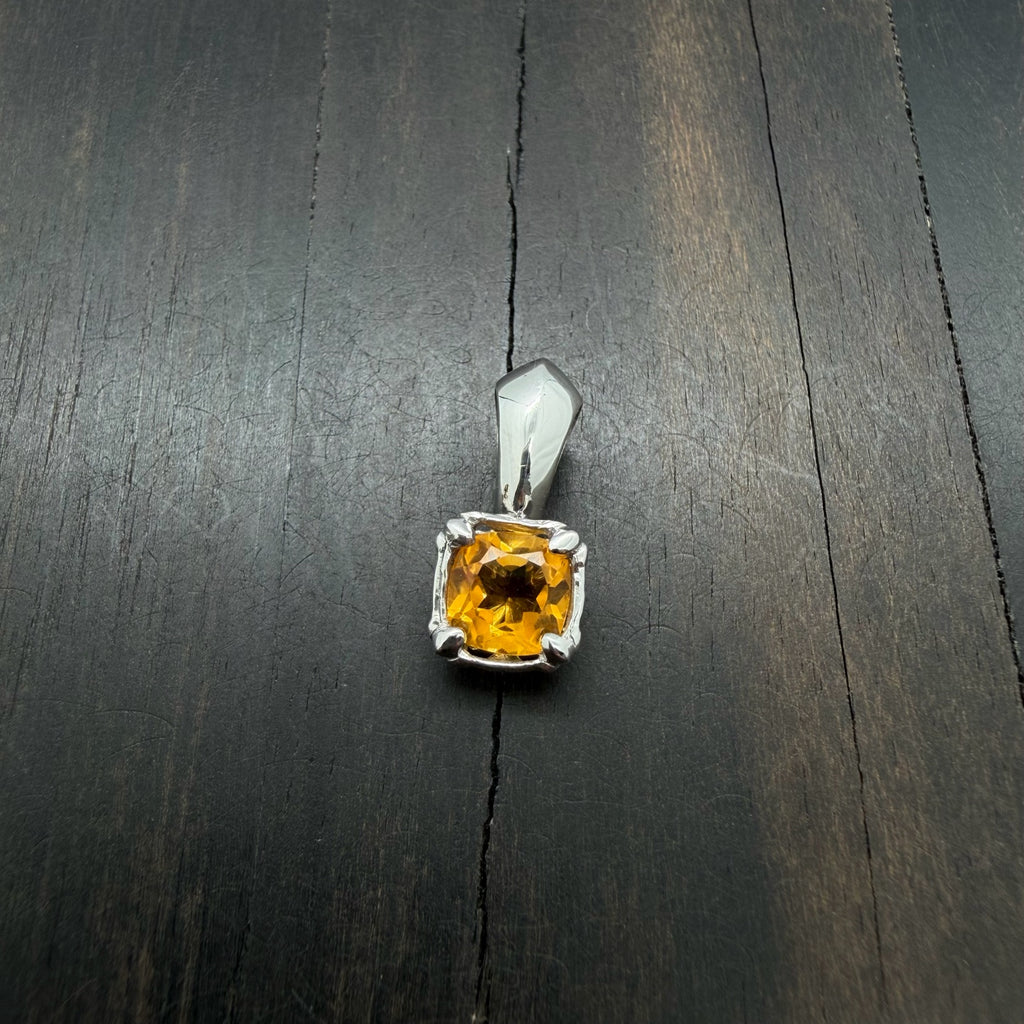 18K Whitel Gold Citrine Cushion Pendant