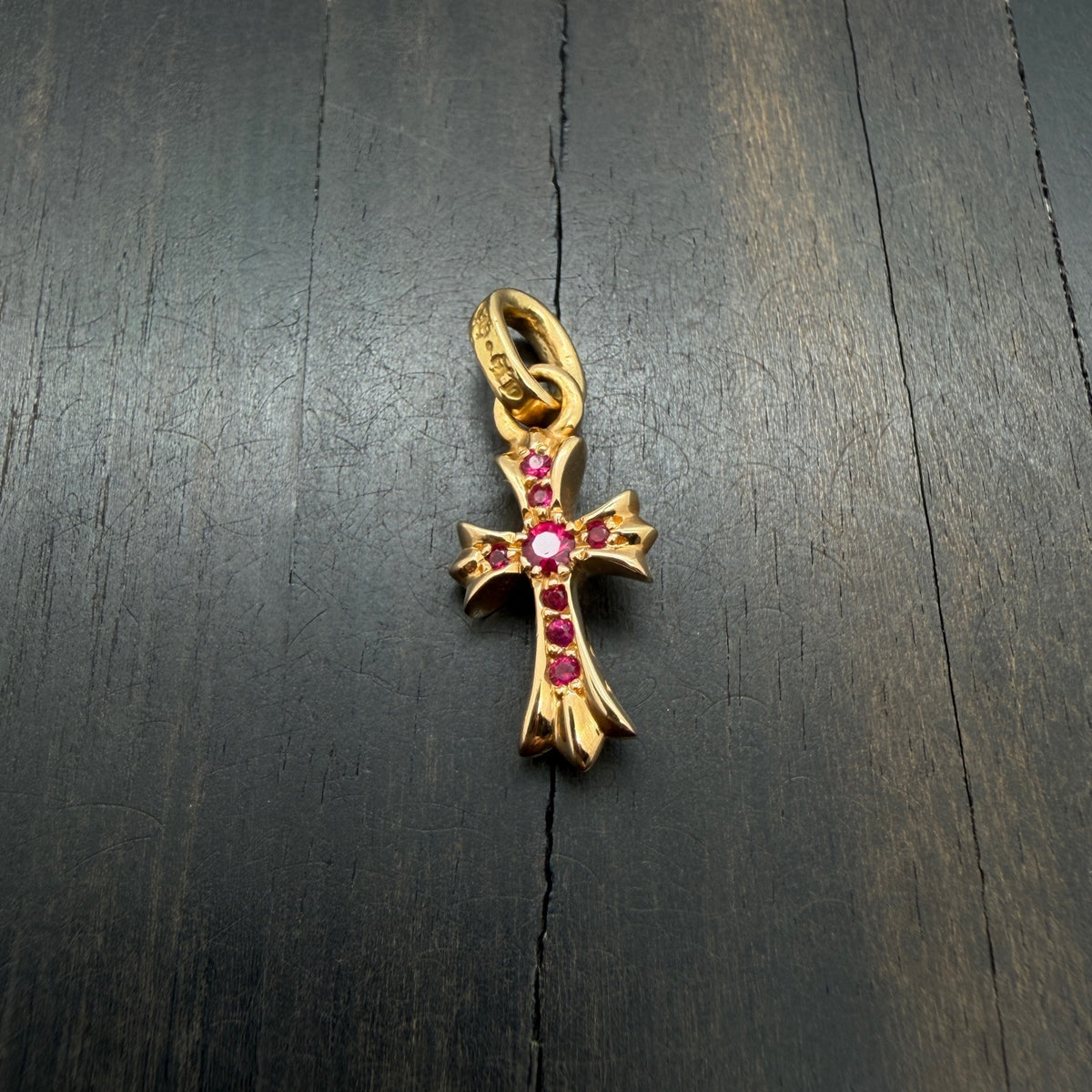 22K Gold Red Diamond Pendant