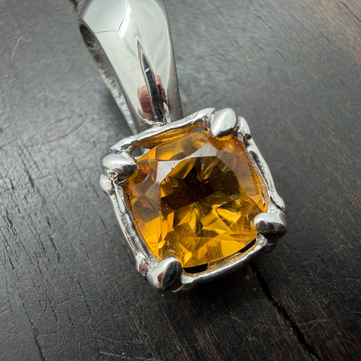 18K Whitel Gold Citrine Cushion Pendant