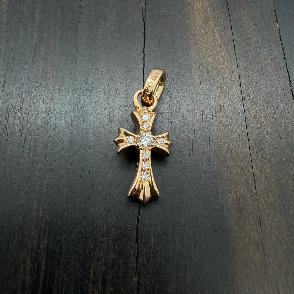 22K Gold White Diamond Pendant