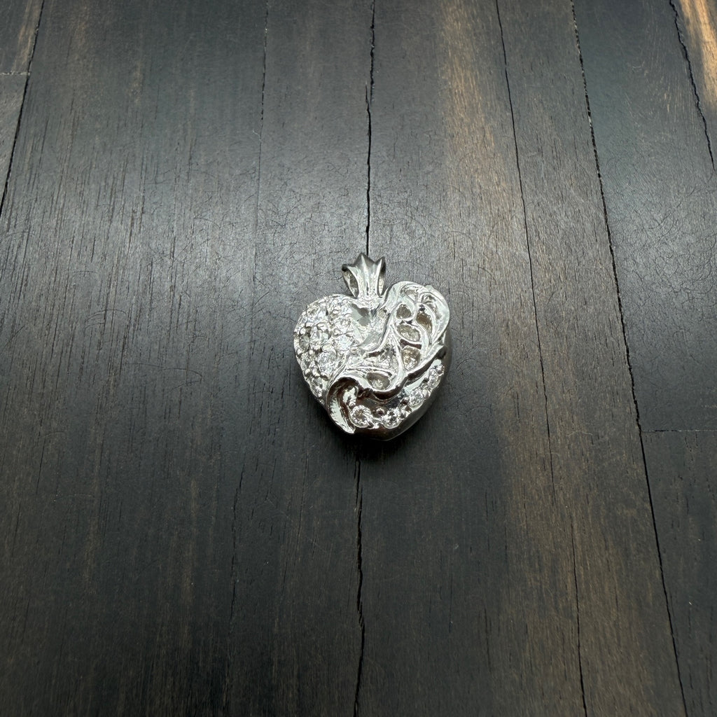 18K White Gold Vine Heart Pendant