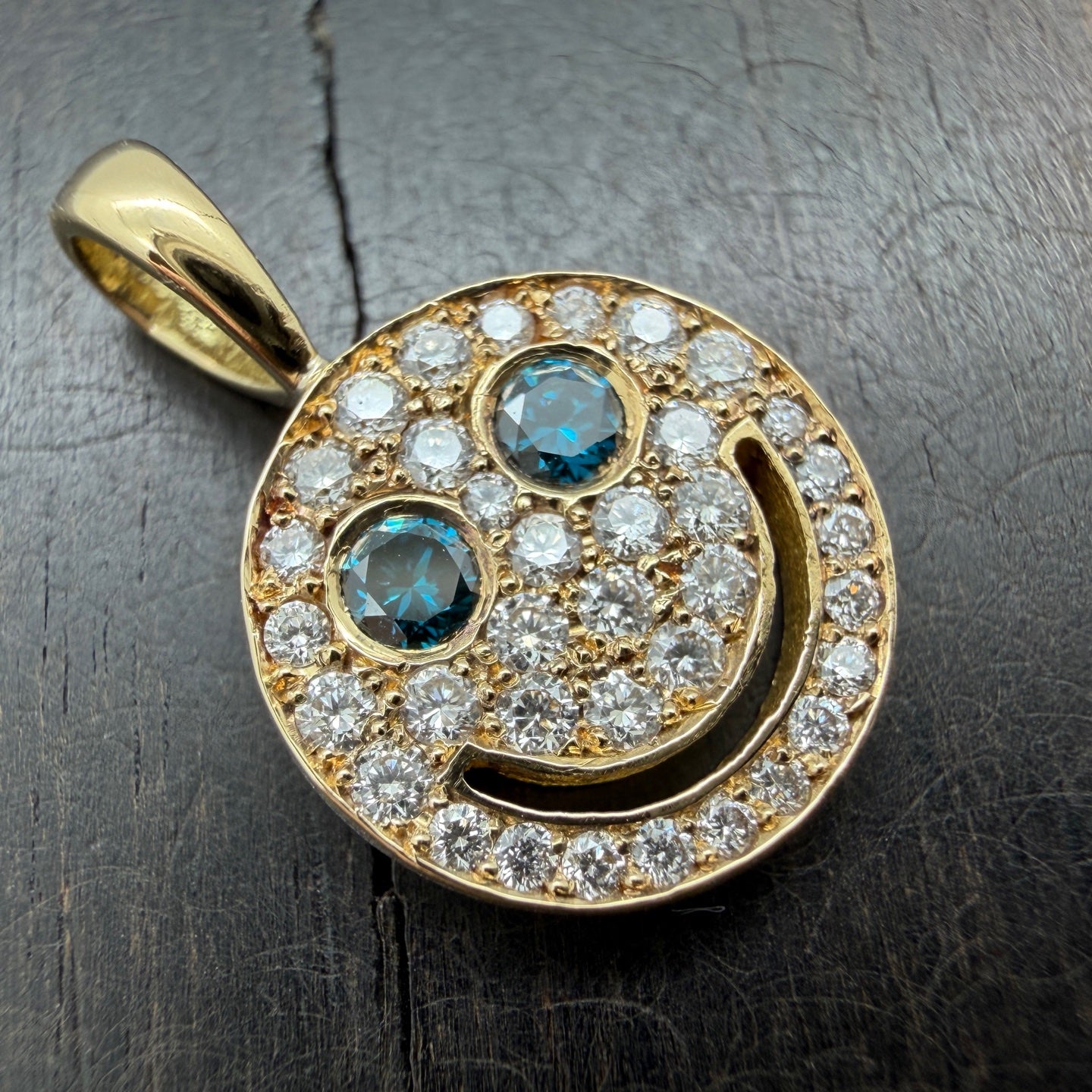18k Gold Smiley Pendant