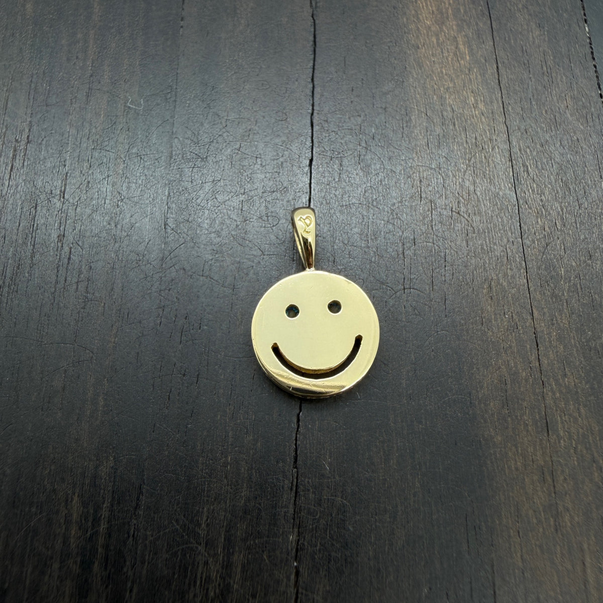 18k Gold Smiley Pendant