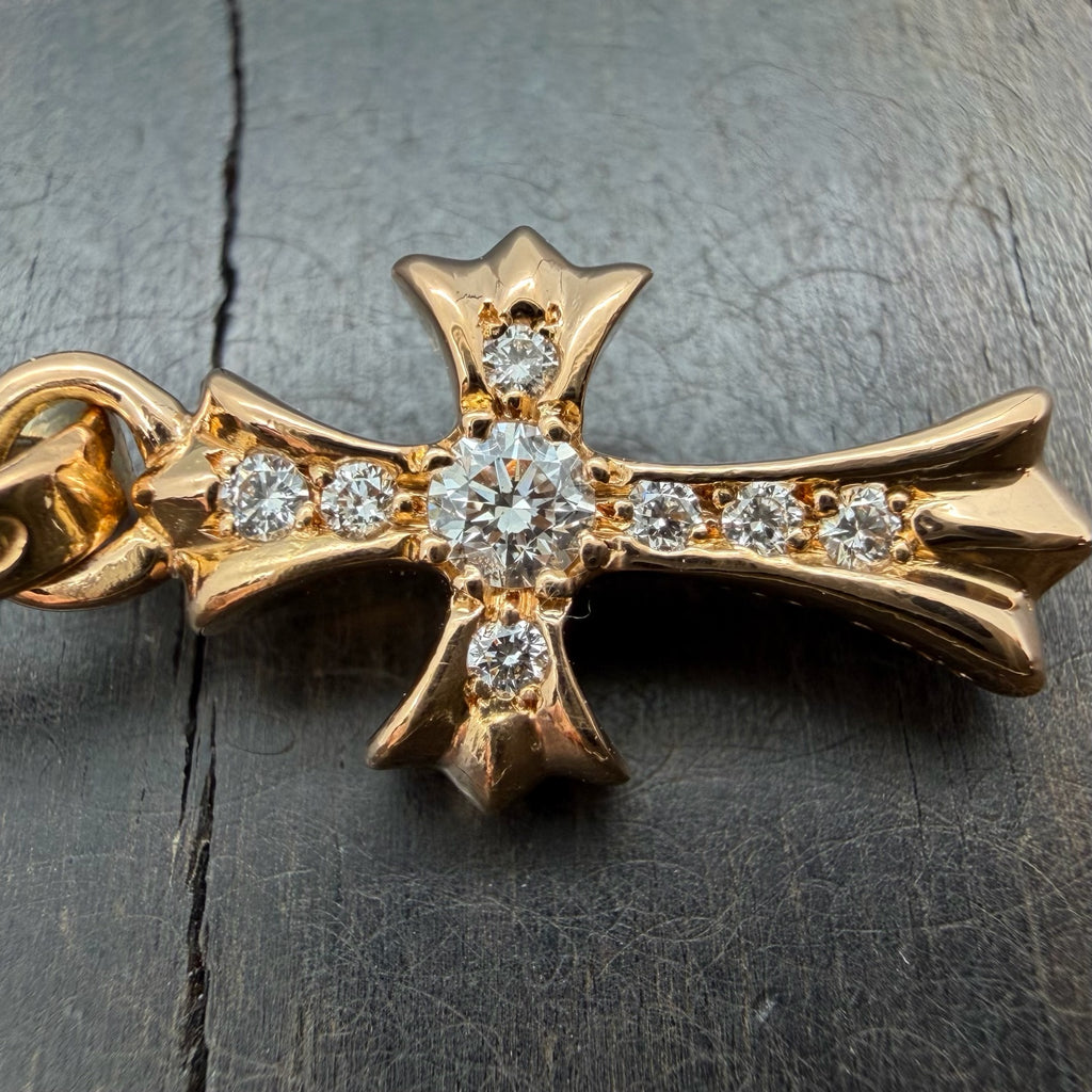 22K Gold White Diamond Pendant