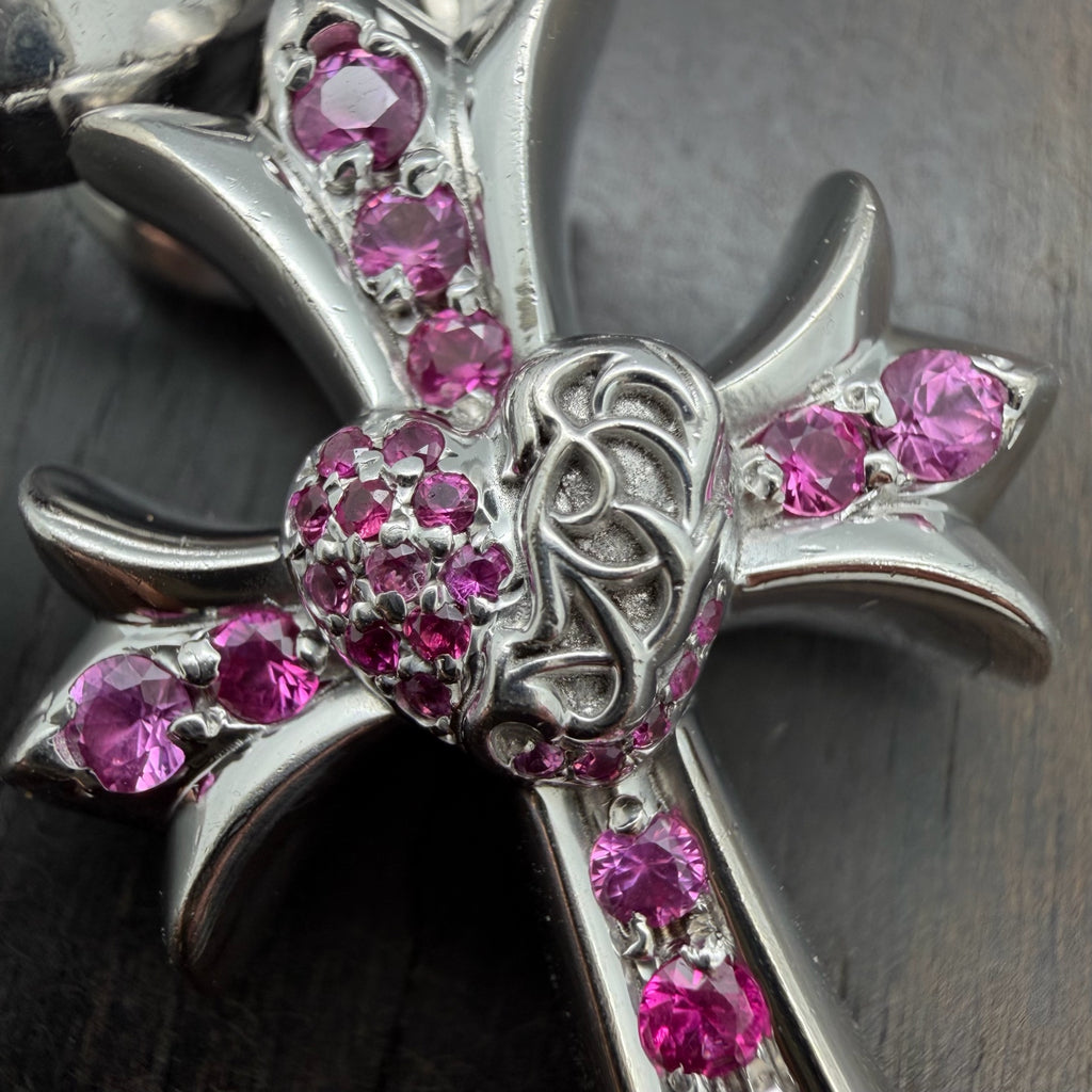 18K White Gold Vine Heart Medium Pendant