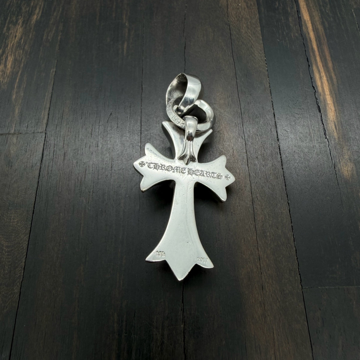 18K White Gold Vine Heart Medium Pendant