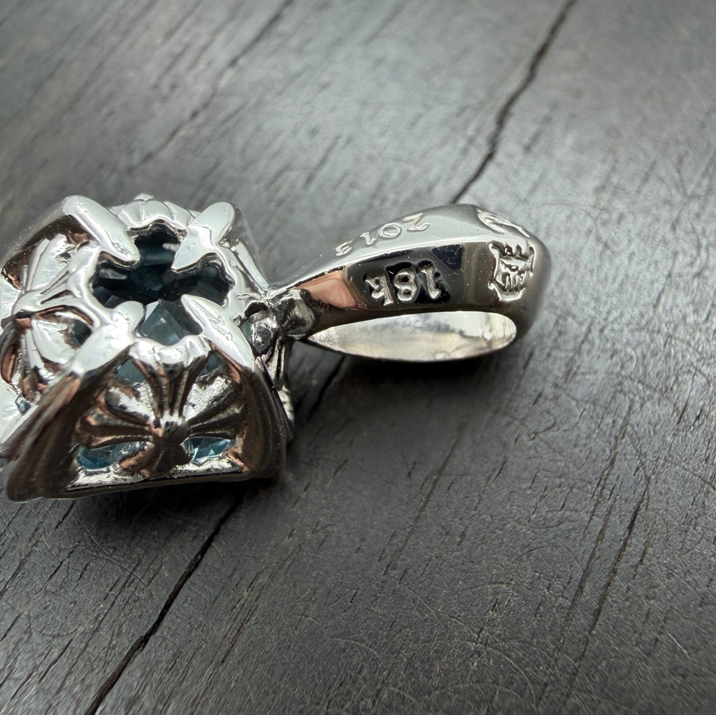 18K White Gold Aquamarine Squre Cushion Pendant