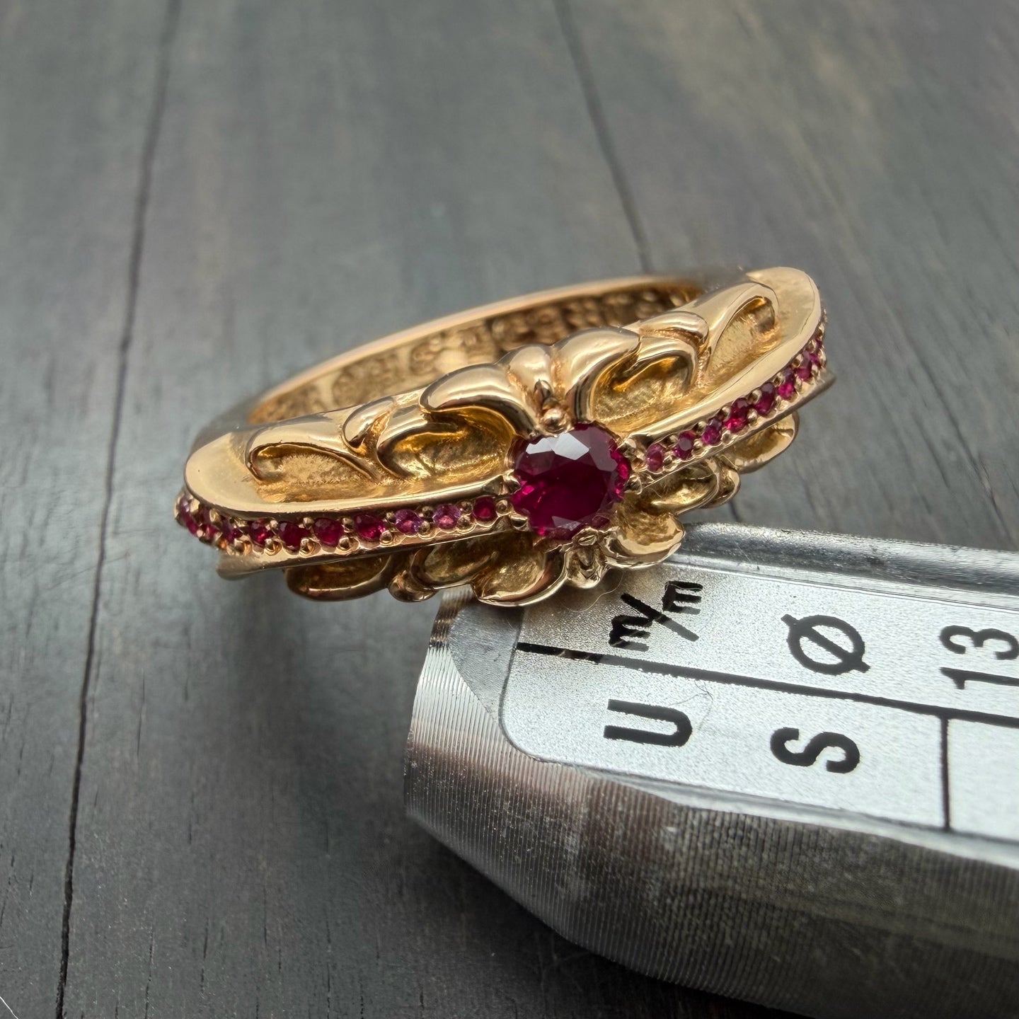 22K Gold Red Diamond Closed Ring