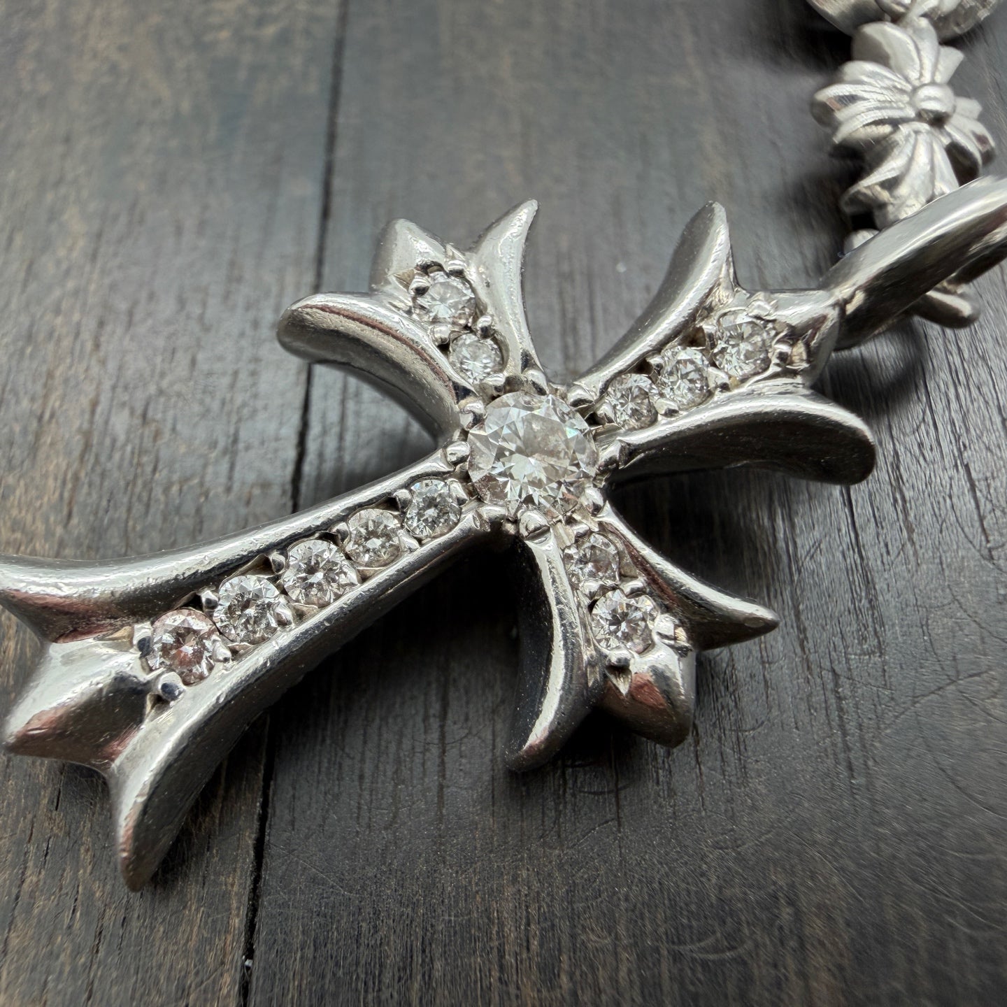 18K White Gold White Diamond Necklace