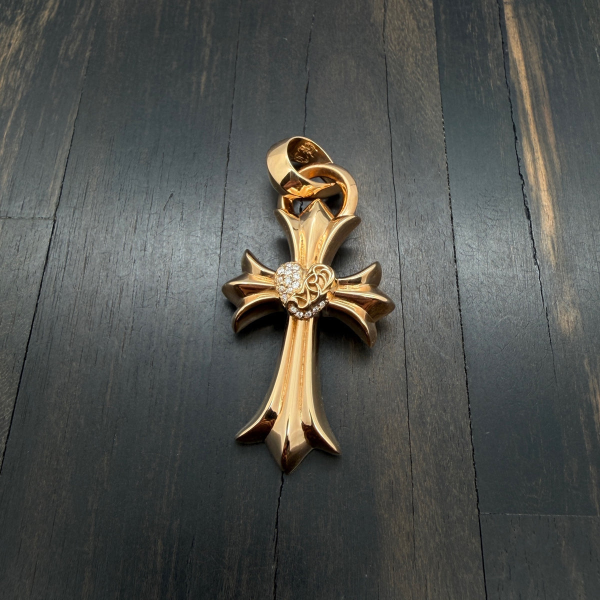 22K Gold Half-Diamond Vine Heart Pendant