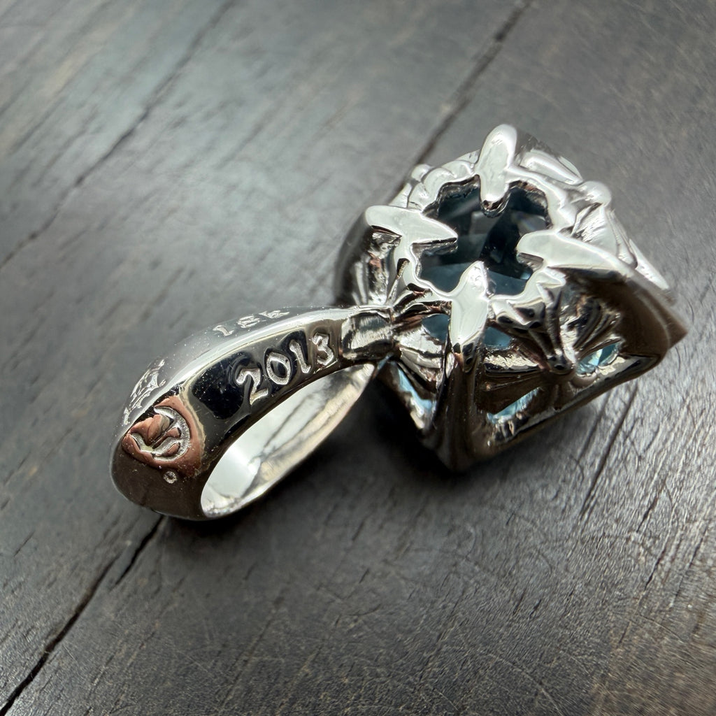 18K White Gold Aquamarine Squre Cushion Pendant