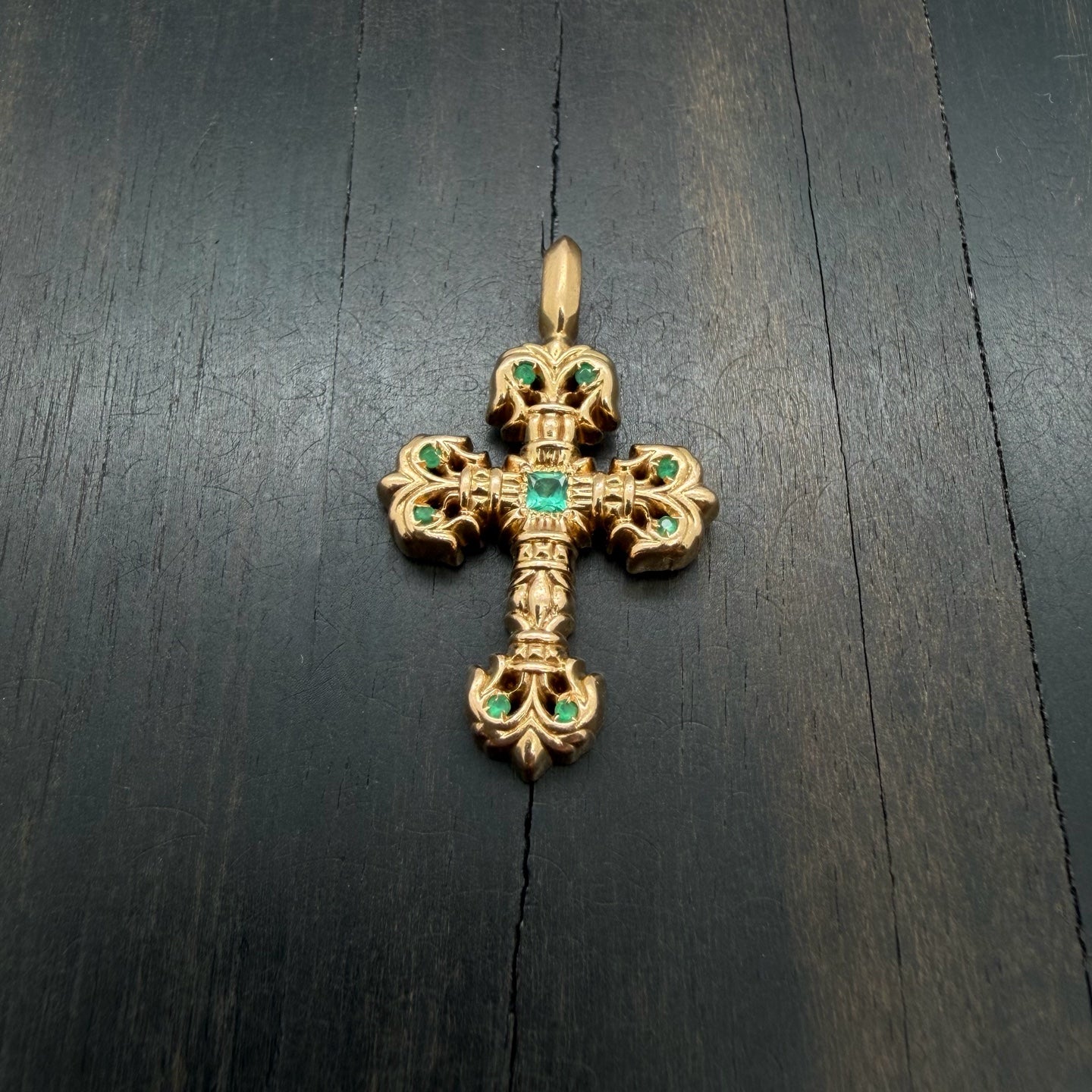 22K Gold Green Diamond Pendant
