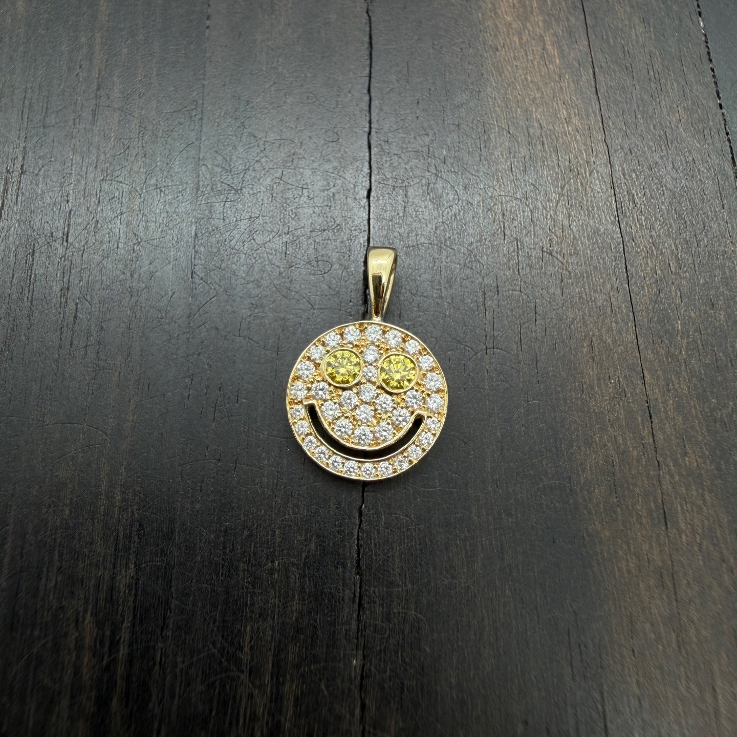 18k Gold Smiley Pendant