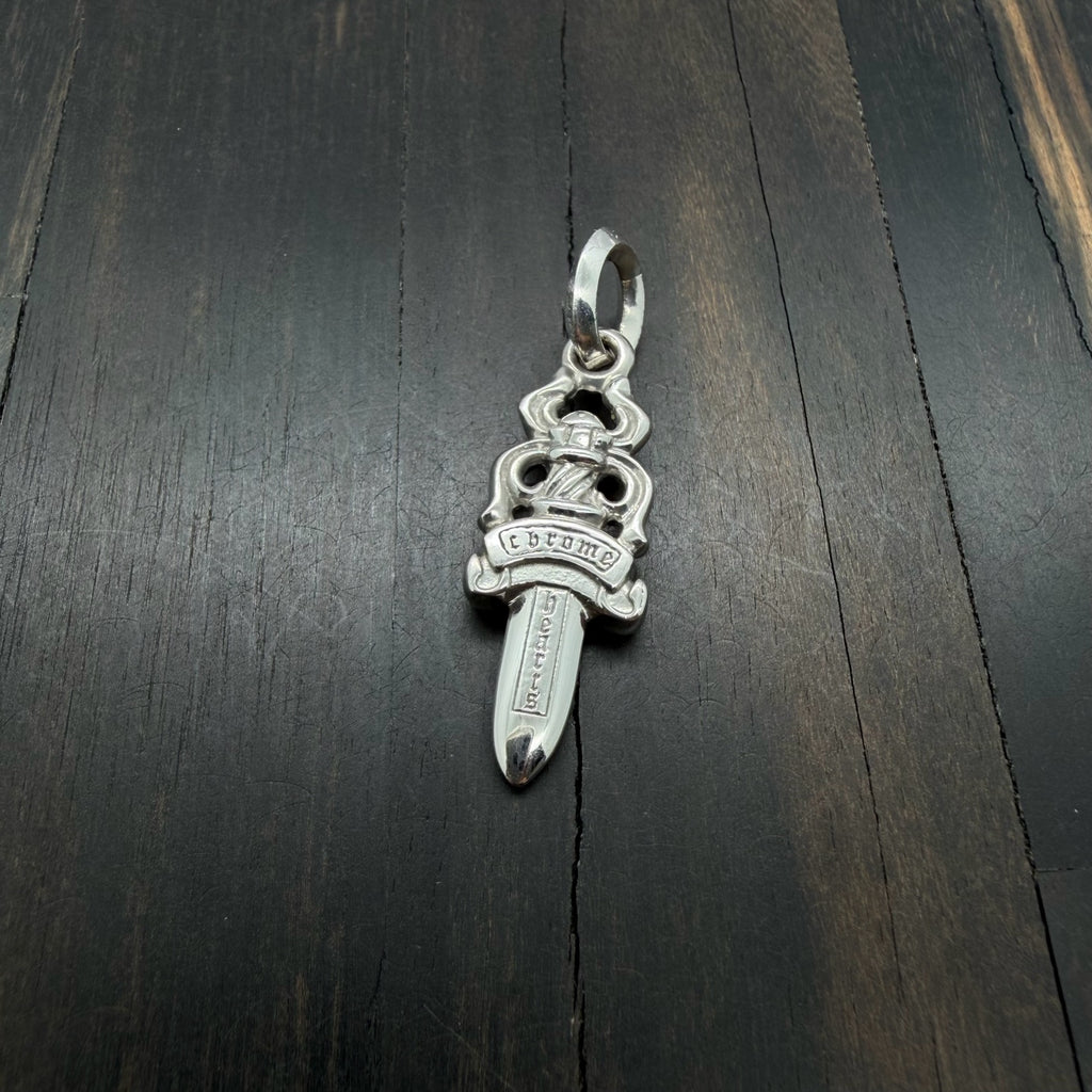 18K White Gold Pink Diamond Dagger Pendant