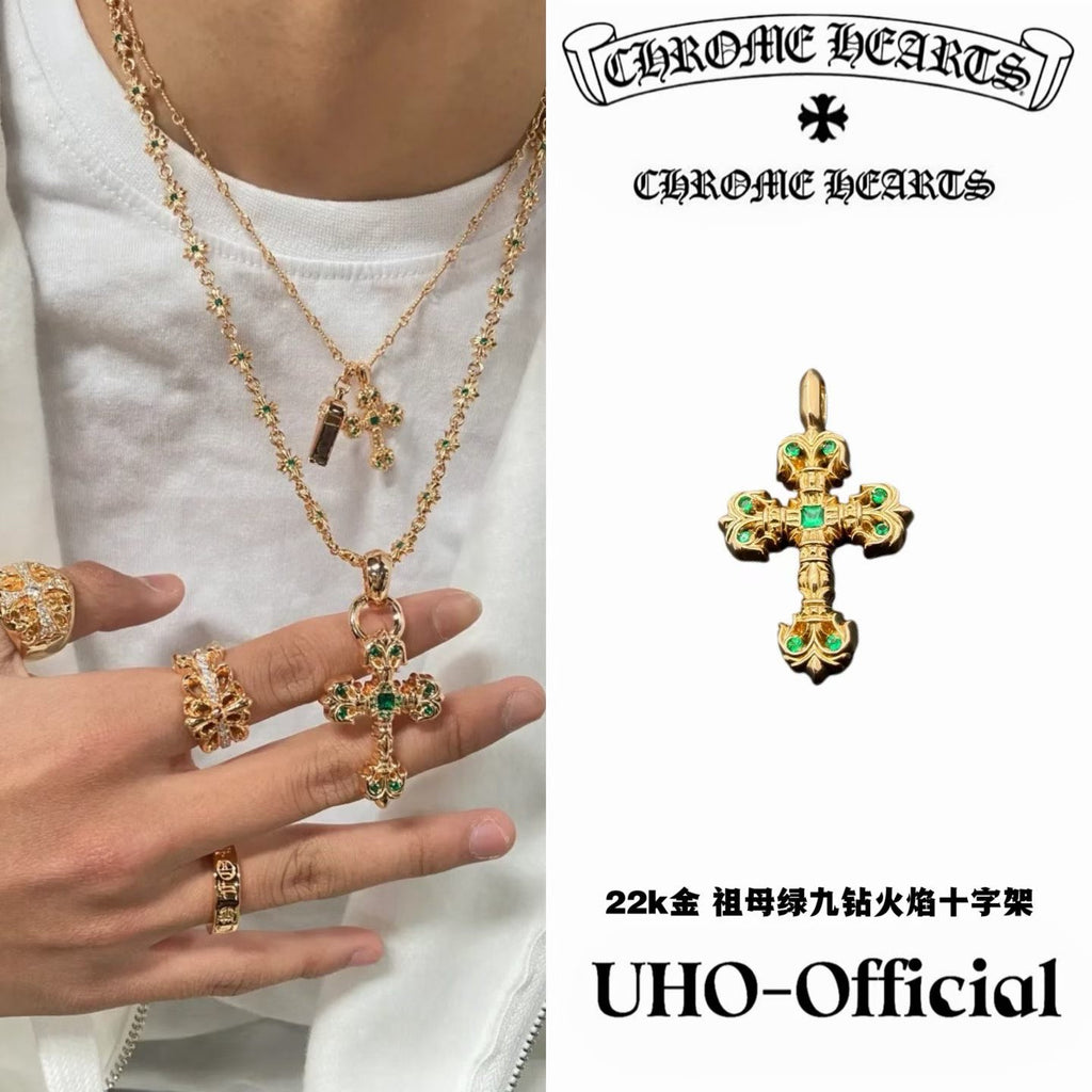 22K Gold Green Diamond Pendant