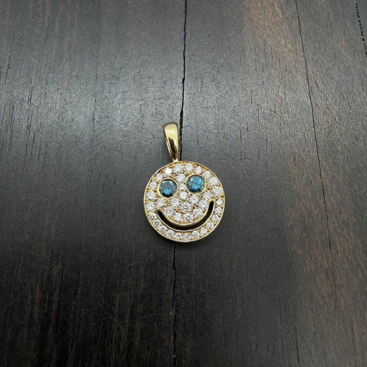 18k Gold Smiley Pendant
