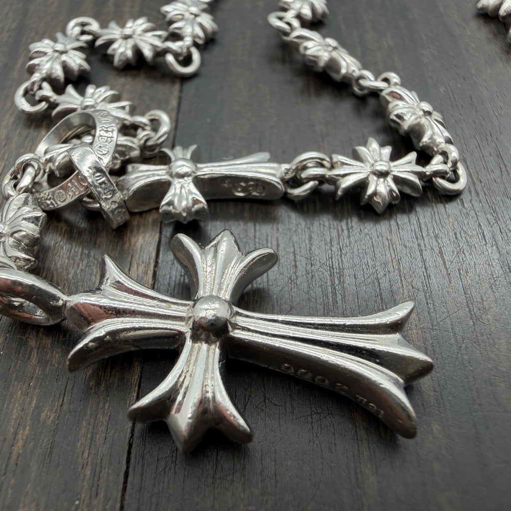 18K White Gold White Diamond Necklace