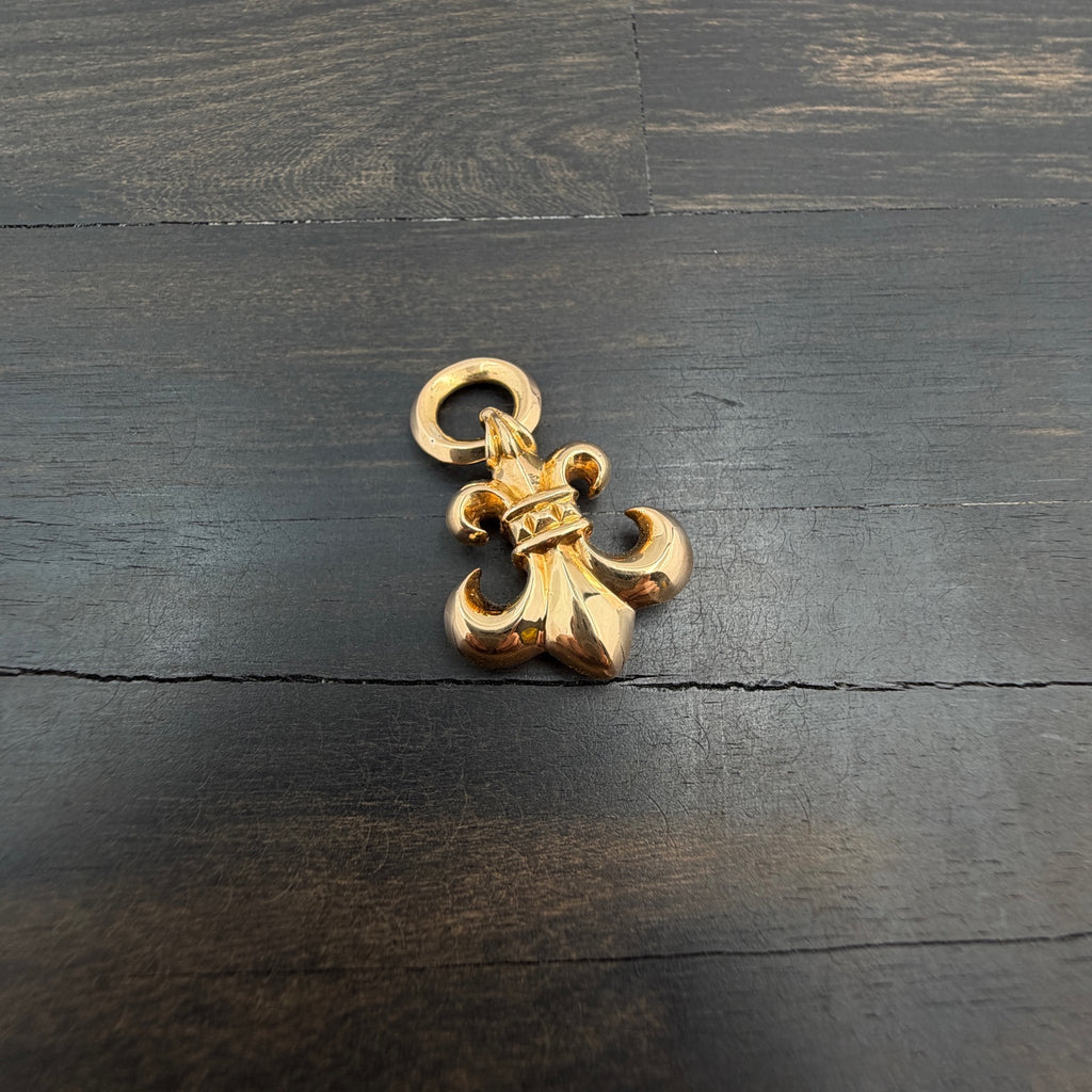22K Gold Fleur-de-Lis Pendant with Ring Bail
