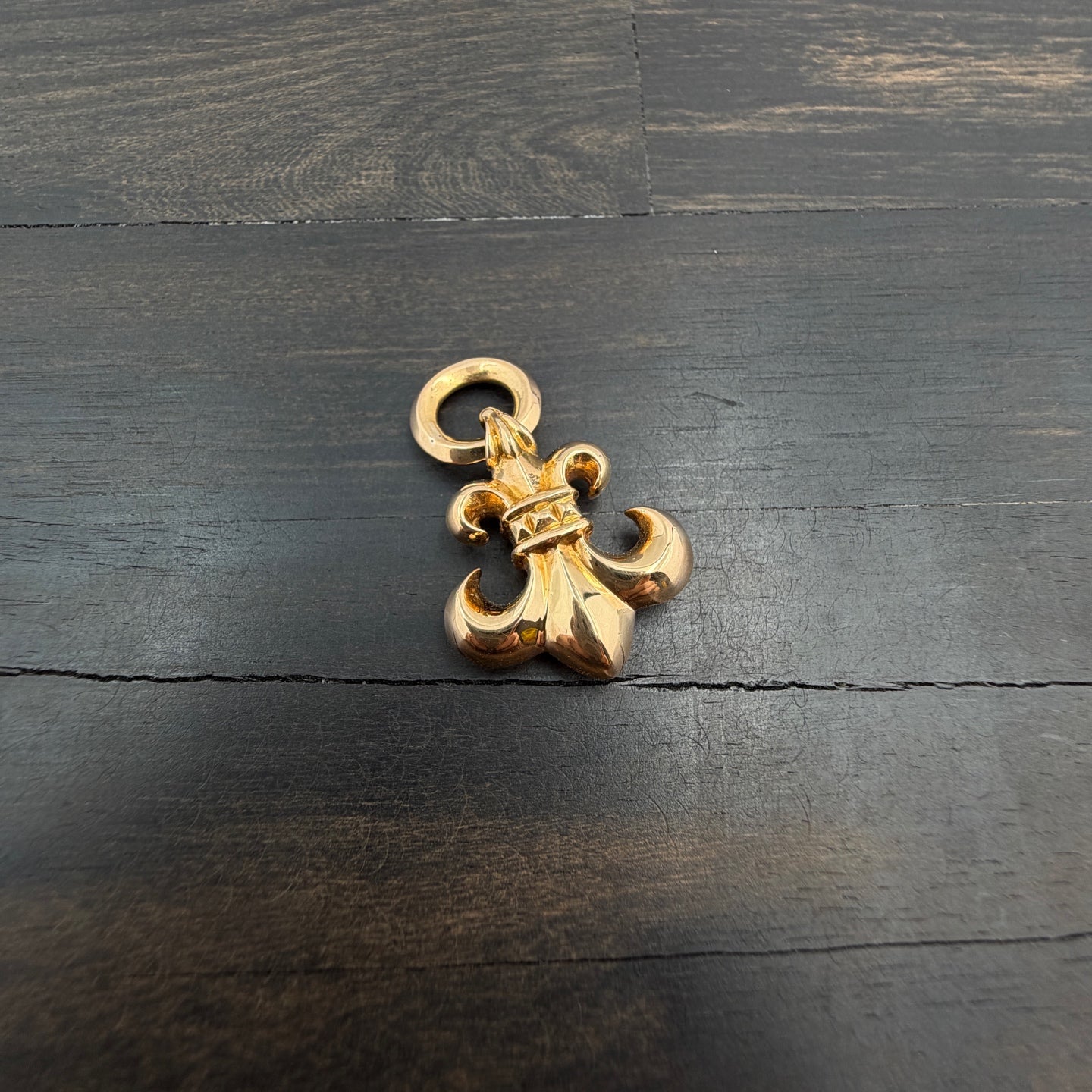 22K Gold Fleur-de-Lis Pendant with Ring Bail